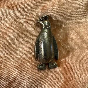 Vintage Penguin 🐧 Charm Silver 3D